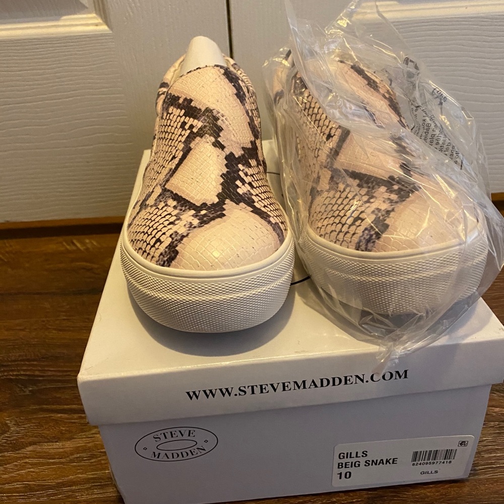 Steve Madden Flats Loafers Snake Size 10